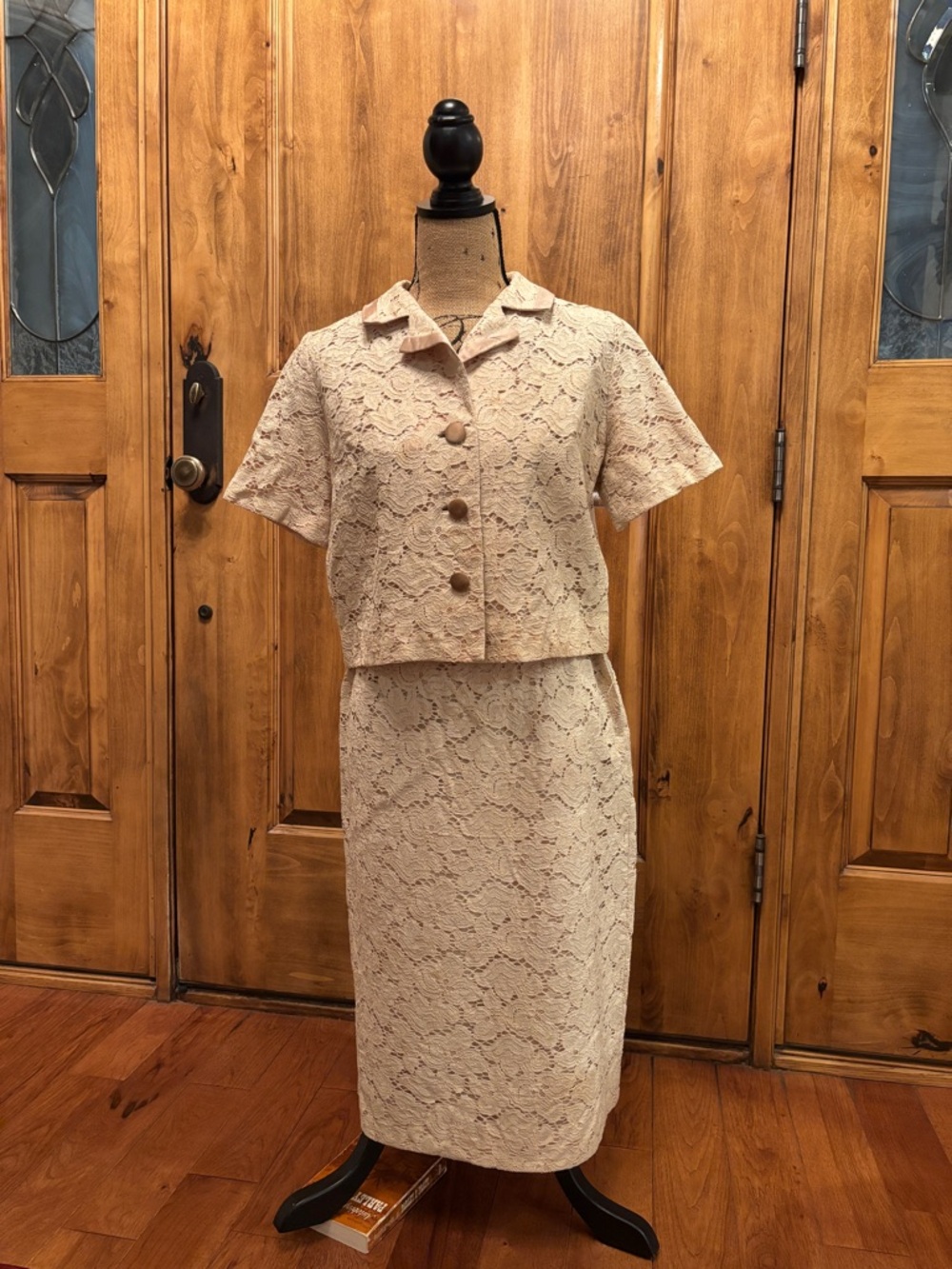 Cream Lace Pencil Skirt - Timeless Feminine Elegance